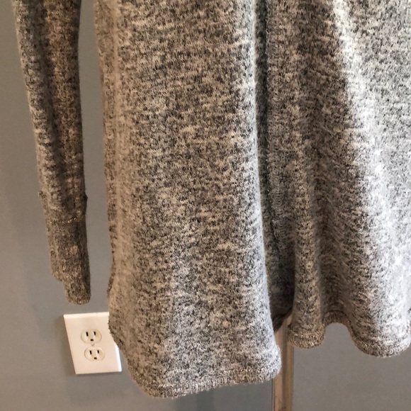 Abercrombie and Fitch - Picture 3 of 8